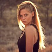 Nora En Pure