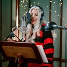 Обложка Lady Gaga – Santa Claus Is Coming To Town