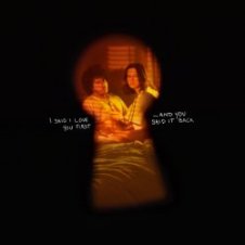 Обложка Selena Gomez & Benny Blanco – Younger And Hotter Than Me