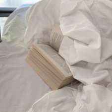 Обложка Женя і Катя – Розбиті частинки всередені